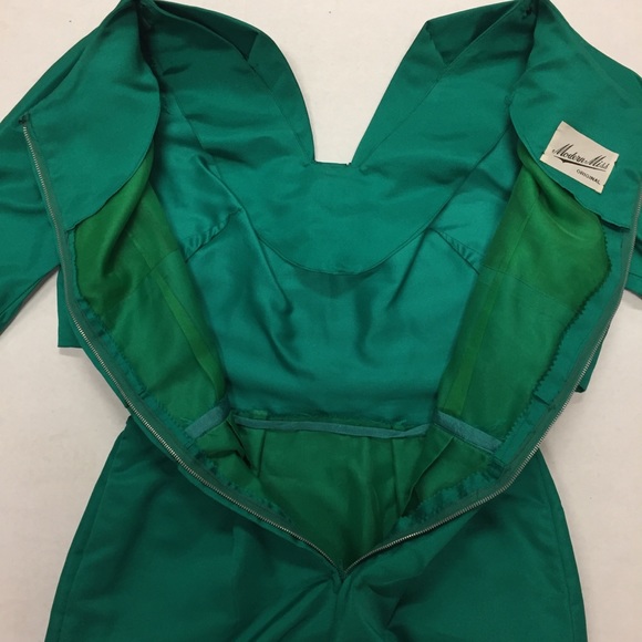 SOLD Vintage Modern Miss Original Emerald Green - Picture 7 of 10